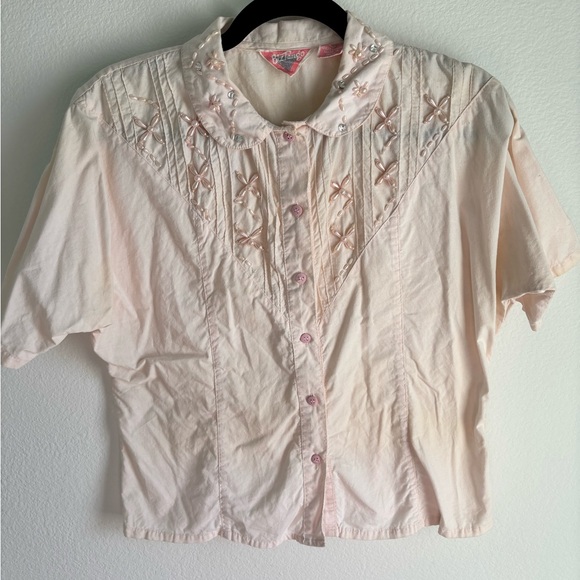 Cottagecore Pink Short Sleeve Blouse w/ Beaded Details size small from Biz Tango - Picture 7 of 8